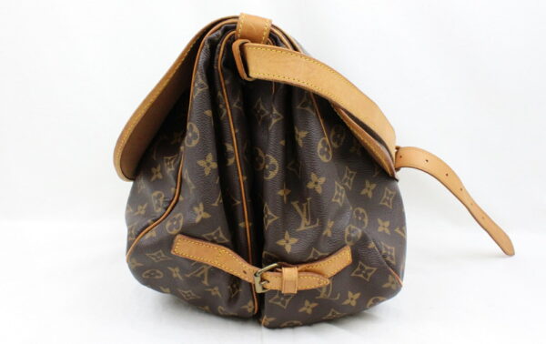 imgrc0072647656 Louis Vuitton Saumur 35 Shoulder Bag Monogram