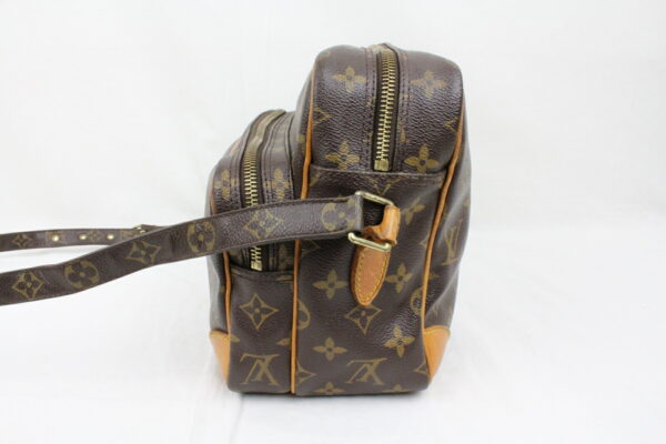 imgrc0072740757 Louis Vuitton Nile Shoulder Bag Monogram Brown