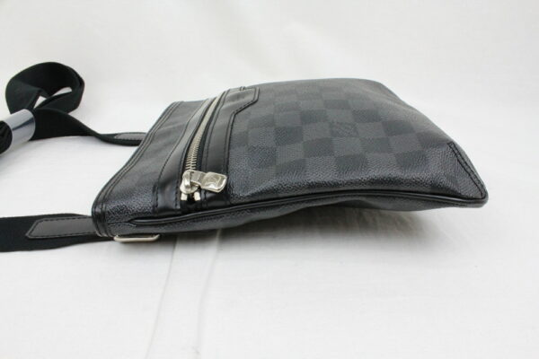 imgrc0072742073 Louis Vuitton Thomas Shoulder Bag Damier Graphite