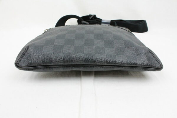 imgrc0072742075 Louis Vuitton Thomas Shoulder Bag Damier Graphite