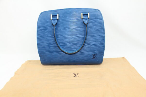 imgrc0072754924 Louis Vuitton Pont Neuf Handbag Epi Leather Blue