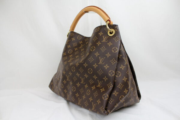 imgrc0072871139 Louis Vuitton Artsy MM Shoulder Bag Monogram