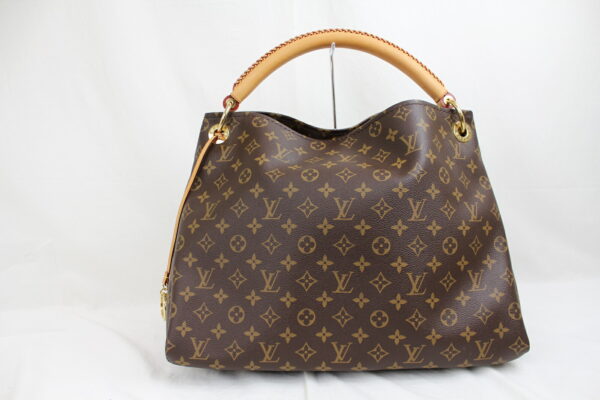 imgrc0072871141 Louis Vuitton Artsy MM Shoulder Bag Monogram