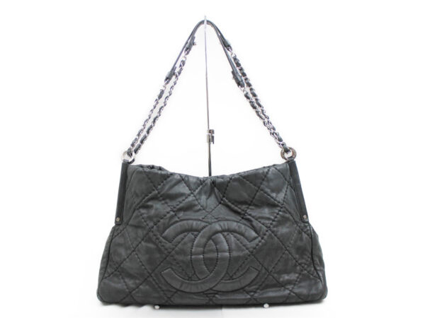 imgrc0073097622 Chanel Metallic Color Chain Tote Bag Black