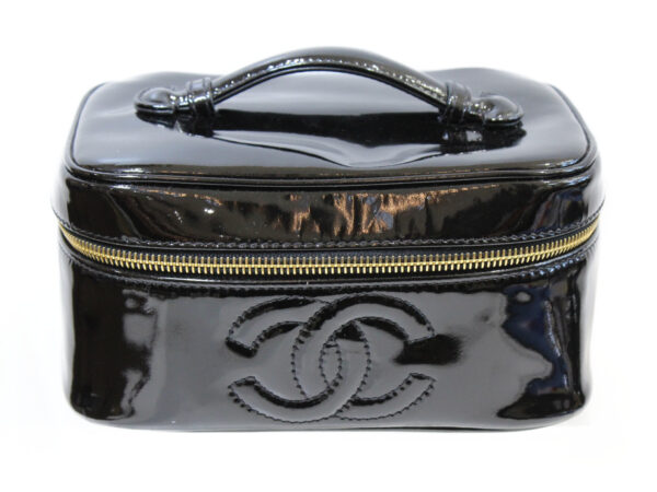 imgrc0073107706 Chanel Vanity Enamel Black Pouch