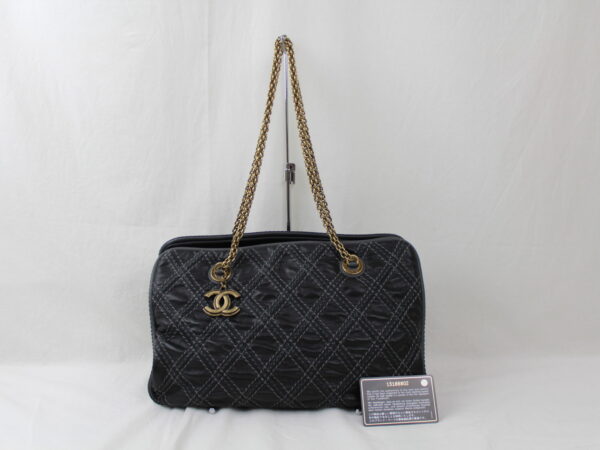 imgrc0073145517 Chanel Quilted Stitch Matelasse Chain Handbag Black