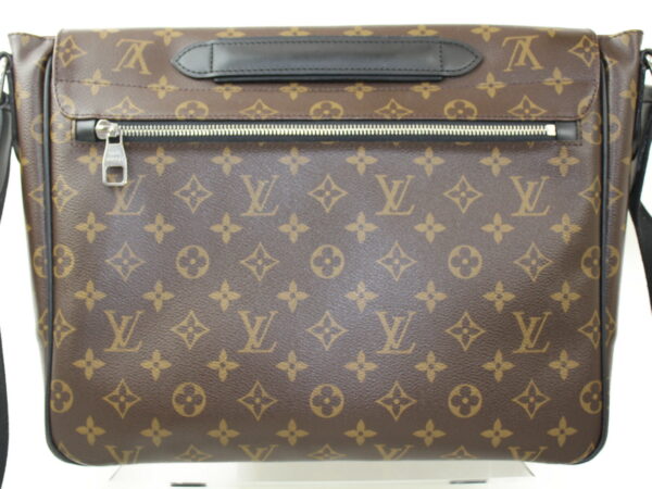 imgrc0073198672 Louis Vuitton Clarence Shoulder Bag Macassar Brown