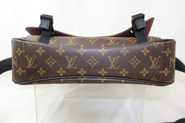 imgrc0073198673 Louis Vuitton Clarence Shoulder Bag Macassar Brown