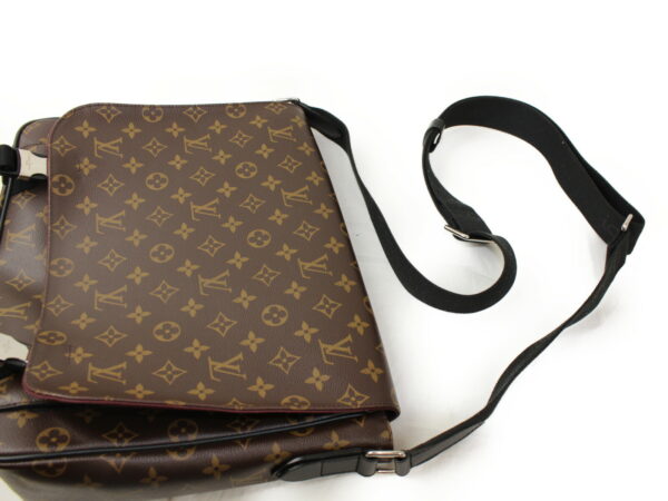 imgrc0073198676 Louis Vuitton Clarence Shoulder Bag Macassar Brown