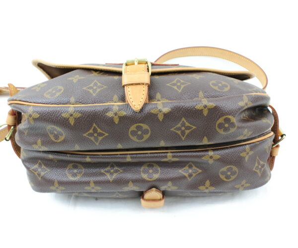 imgrc0073209556 Louis Vuitton Saumur 30 Shoulder Bag Monogram Brown