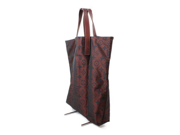 imgrc0073224064 Louis Vuitton Hippo Escapato Tote Bag Nylon Leather Bordeaux Brown