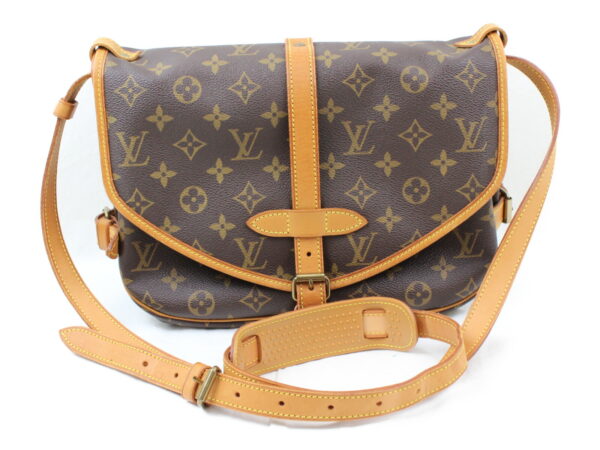 imgrc0073224349 Louis Vuitton Saumur 30 Crossbody Bag Monogram