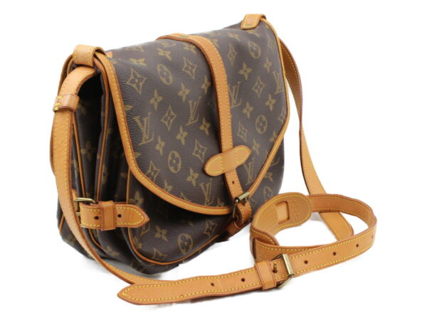 imgrc0073224350 Louis Vuitton Saumur 30 Crossbody Bag Monogram