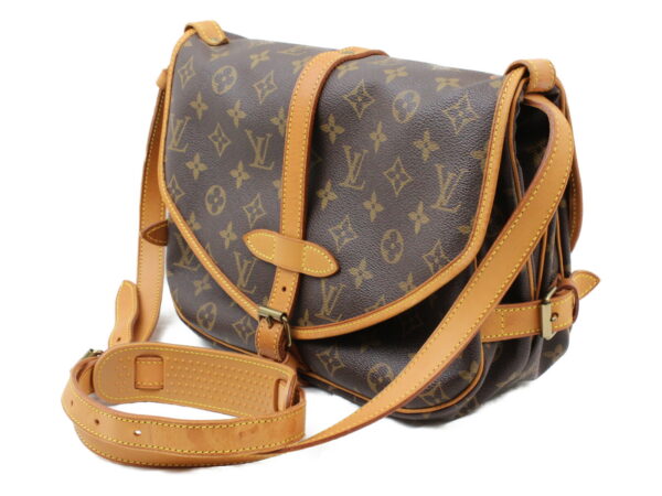 imgrc0073224351 Louis Vuitton Saumur 30 Crossbody Bag Monogram