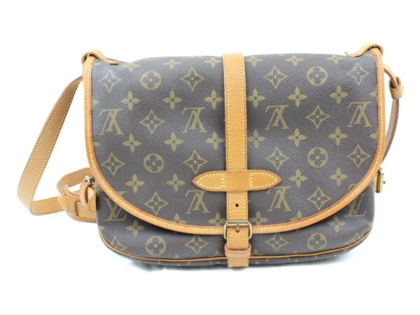 imgrc0073224352 Louis Vuitton Saumur 30 Crossbody Bag Monogram