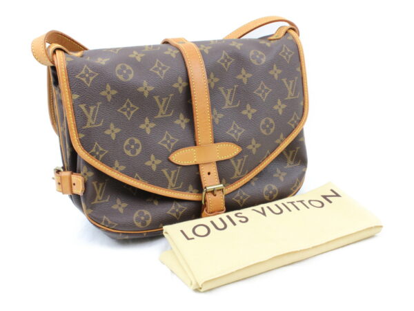 imgrc0073224366 Louis Vuitton Saumur 30 Crossbody Bag Monogram