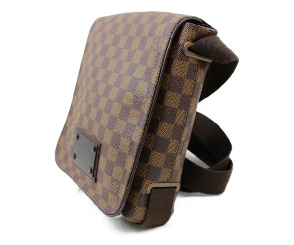 imgrc0073234345 Louis Vuitton Brooklyn PM Shoulder Bag Damier Ebene Brown