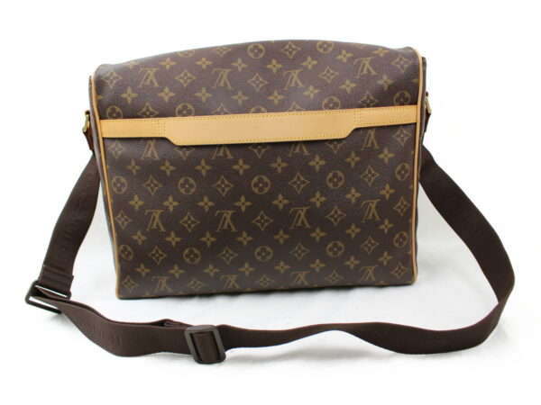 imgrc0073236641 Louis Vuitton Vermy GM Shoulder Bag Monogram Brown