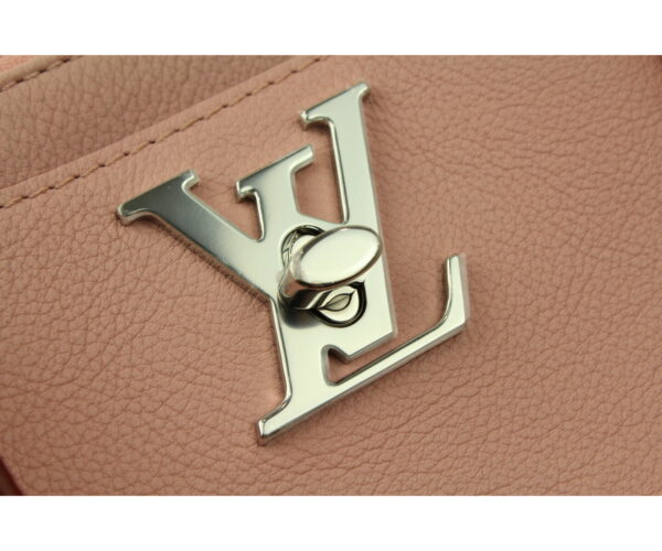 imgrc0073237108 Louis Vuitton LockMe Rose Shoulder Bag Calf Leather