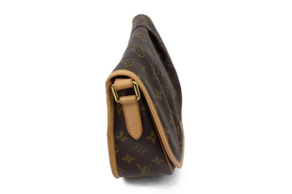 imgrc0073328612 Louis Vuitton Shoulder Bag Monogram Brown