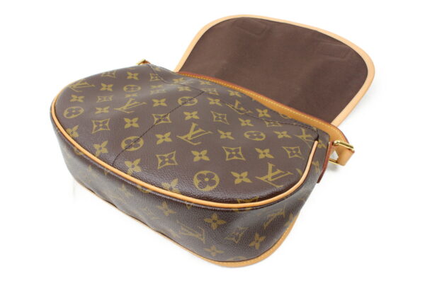 imgrc0073328617 Louis Vuitton Shoulder Bag Monogram Brown