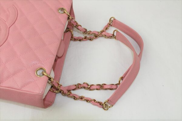 imgrc0073478363 Chanel Reprint Chain Tote Bag Pink Caviar Skin