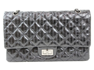 imgrc0073503622 Louis Vuitton Truth Cosmetic Bag Silver