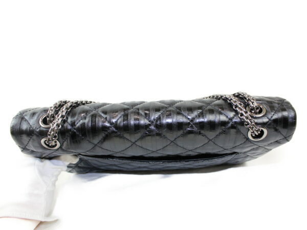 imgrc0073503626 Chanel Chain Shoulder Bag Black