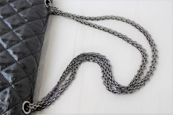 imgrc0073503628 Chanel Chain Shoulder Bag Black