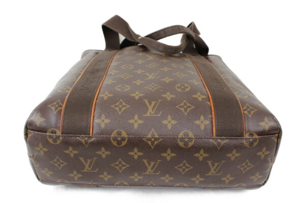 imgrc0073553207 Louis Vuitton Hippo Beaubourg Tote Bag Monogram Brown