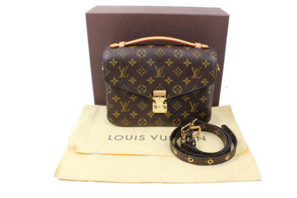 imgrc0073647321 Louis Vuitton Pochette Metis 2WAY Bag Monogram Brown