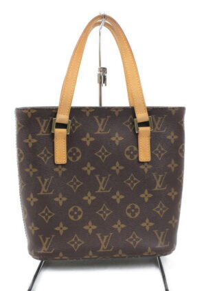 imgrc0073674061 Louis Vuitton Courcelle Shoulder Bag Monogram