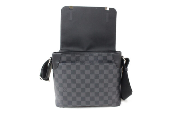 imgrc0073698304 Louis Vuitton District PN NM Shoulder Bag Damier Graphite