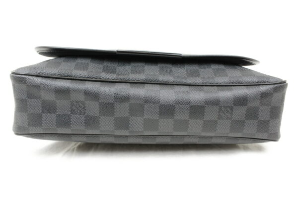 imgrc0073754634 Louis Vuitton Daniel MM Shoulder Bag Damier Graphite