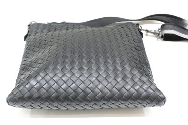 imgrc0073827686 Bottega Veneta Small Messenger Bag Black