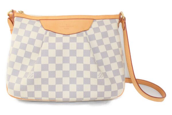 imgrc0073891937 Louis Vuitton Syracuse Pm Shoulder Bag Damier Azur White