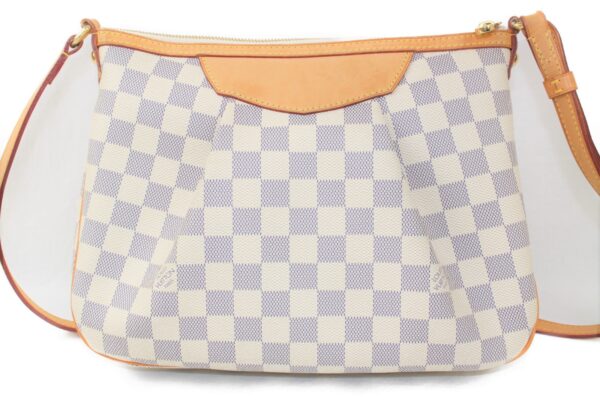 imgrc0073891938 Louis Vuitton Syracuse Pm Shoulder Bag Damier Azur White