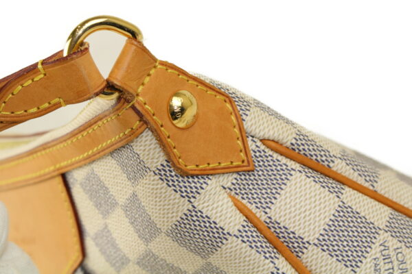 imgrc0073891943 Louis Vuitton Syracuse Pm Shoulder Bag Damier Azur White