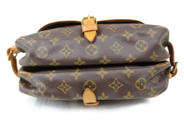 imgrc0073895166 Louis Vuitton Saumur 30 Shoulder Bag Monogram