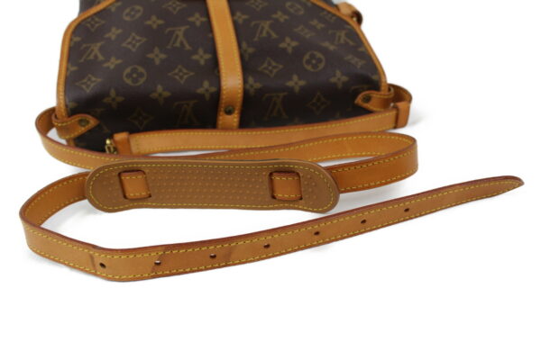 imgrc0073895168 Louis Vuitton Saumur 30 Shoulder Bag Monogram