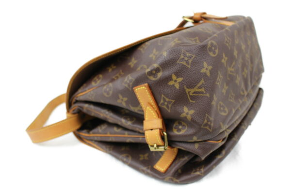 imgrc0073895179 Louis Vuitton Saumur 30 Shoulder Bag Monogram Brown