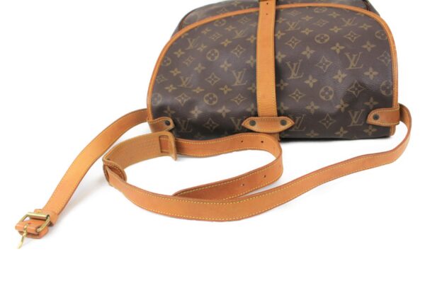 imgrc0073895181 Louis Vuitton Saumur 30 Shoulder Bag Monogram Brown