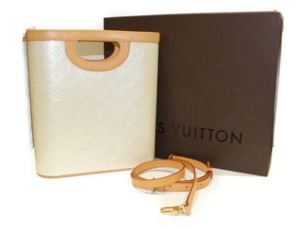 imgrc0074025434 Louis Vuitton Stillwood Vertical Shoulder Bag Perle White x Beige