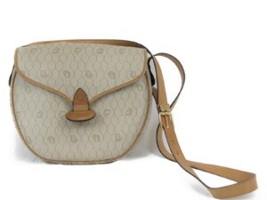 imgrc0074295456 Gucci GG Supreme Large Hobo Bag