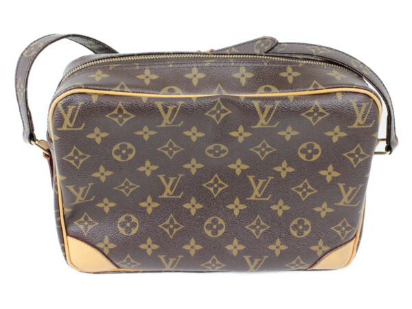 imgrc0074368452 Louis Vuitton Nile Shoulder Bag Monogram Canvas Brown