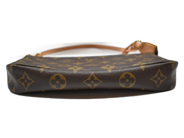 imgrc0075094490 Louis Vuitton Accessoire Case Monogram Brown