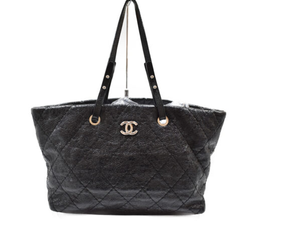 imgrc0075163225 Chanel On the Road Leather Tote Bag Black