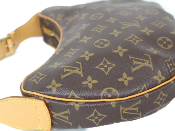 imgrc0075210408 Louis Vuitton Croissant Mm Shoulder Bag Monogram Canvas Brown