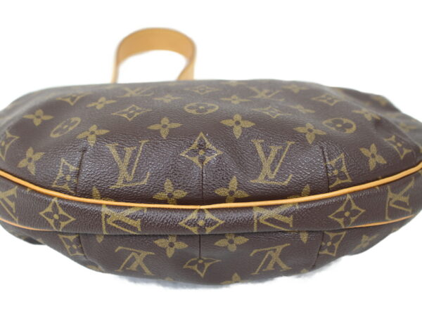 imgrc0075210409 Louis Vuitton Croissant Mm Shoulder Bag Monogram Canvas Brown