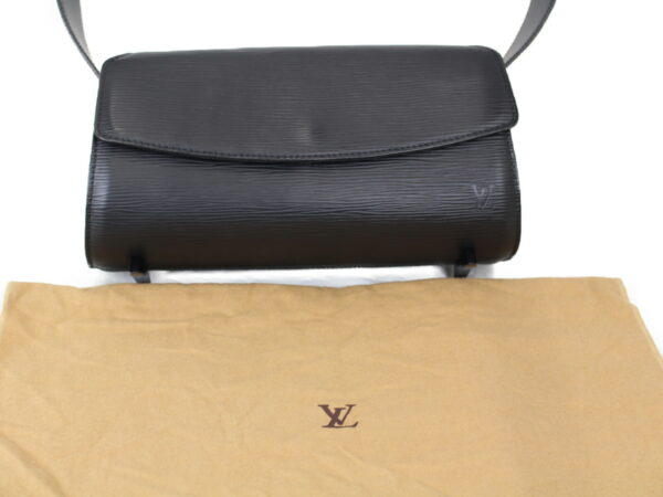 imgrc0075269093 Louis Vuitton Nocturne PM Epi Leather Shoulder Bag Black